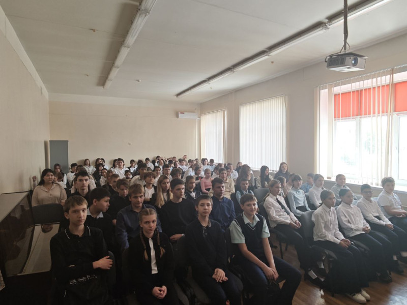 В МАОУ «Образовательный центр им. М.М. Расковой» прошел «Единый день безопасности дорожного движения».
